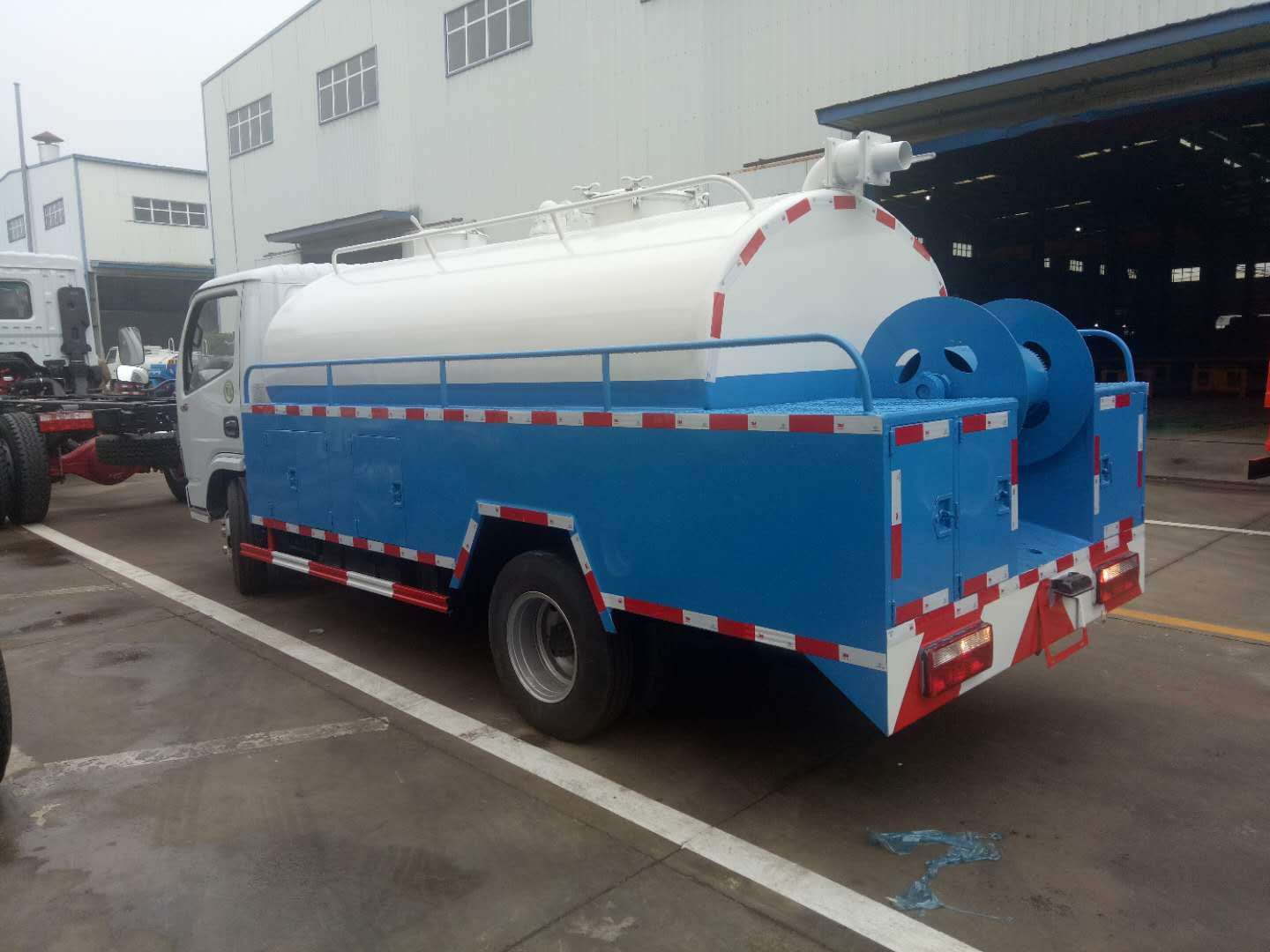 藍(lán)牌清洗吸污吸糞車4方車型市場行情解析