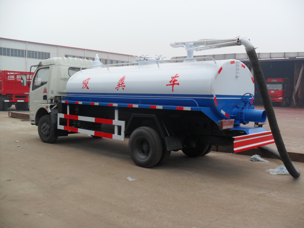大慶5方真空吸糞車價(jià)格優(yōu)惠，環(huán)衛(wèi)作業(yè)更高效